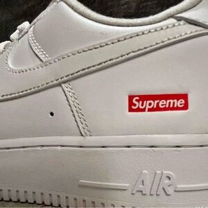 Men’s Supreme X  Nike Airforce 1 sneakers